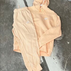 Nike Light Peach Jogger set